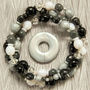 Mommy Necklaces Dangling Dounut - Invoke